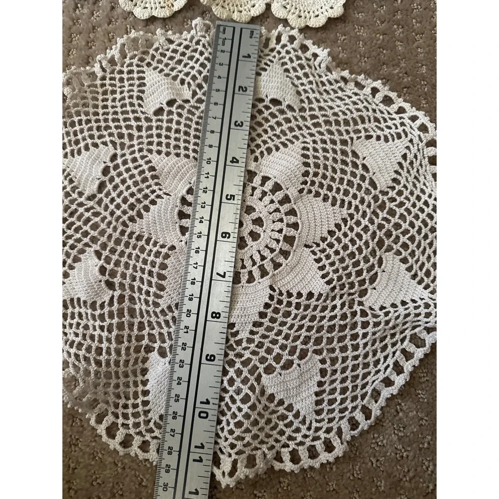 Vintage Crochet Lace Doily Set 2pc Cream Pineapple Floral Round 22in 11in 1249